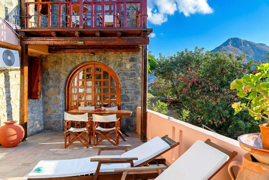 Demetra terrace sunbeds 01