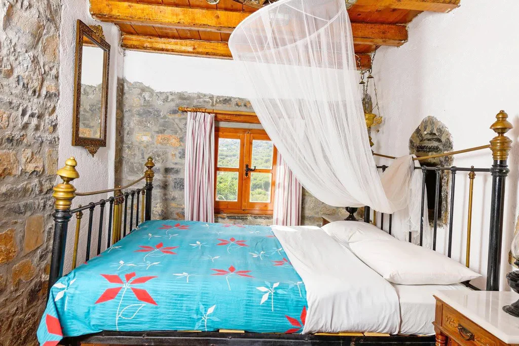 Erato master bedroom 01