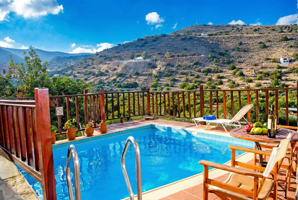 Erato view mountains 01