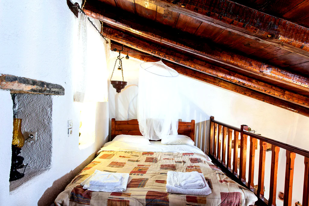 Kalliopi master bedroom 02