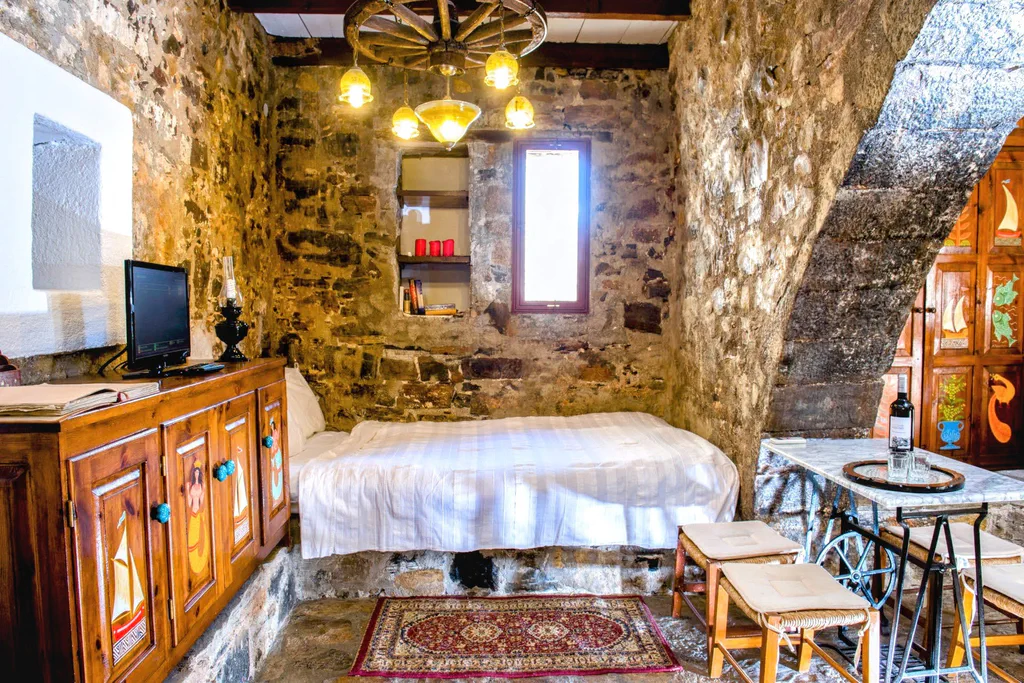 Margarita bedroom arched 01