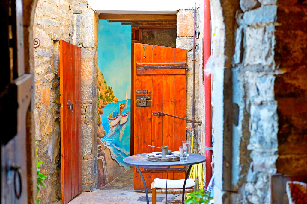 Margarita entrance door detail 01