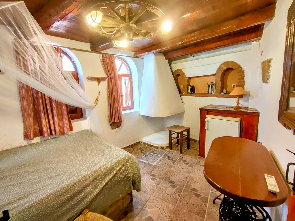 Monastiri bedroom alternate 01