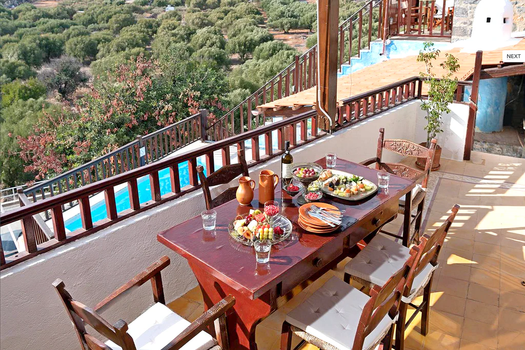 Penelope terrace dining 01