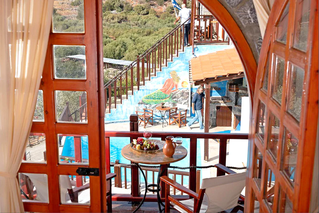 Penelope terrace doorway 01