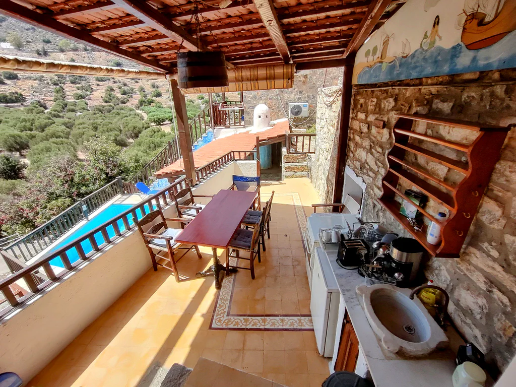 Penelope terrace kitchen 01