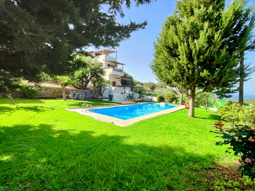 Almond Tree Villa garden and private pool in Vrouchas