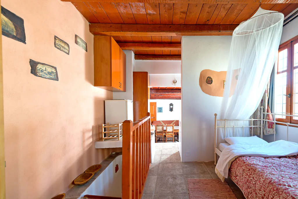 Almond tree villa first floor twin beds 02